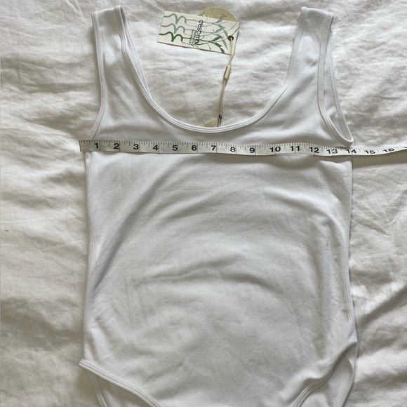 C’est Moi White Body Suit NWT S/L - Picture 4 of 5